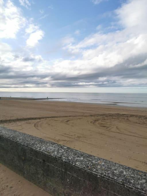 Cabourg Cosy, Appartement Refait A Neuf, 5 Min A Pied De La Mer Buitenkant foto